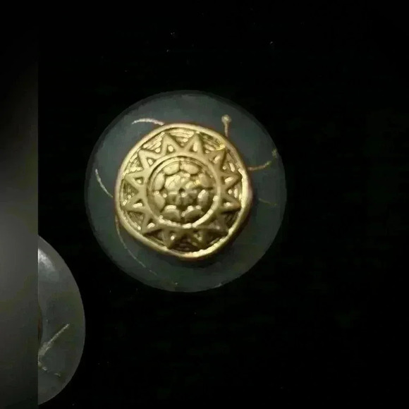 Made In Italy Clip On Earnings - Picture 4 of 6